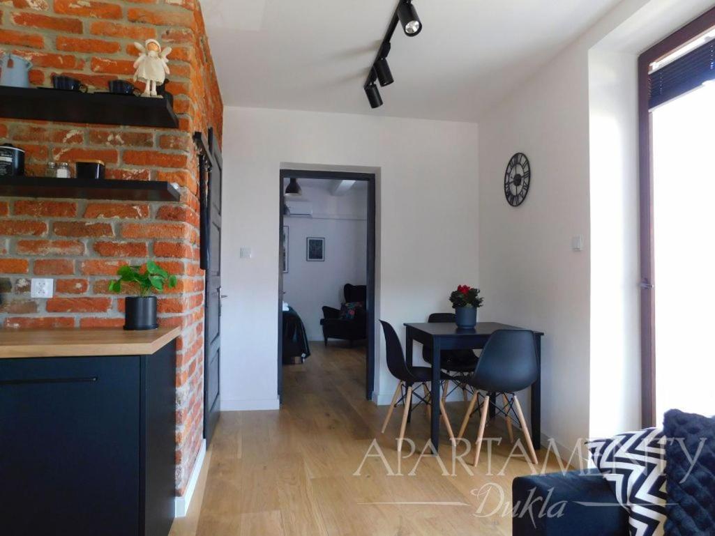 Apartamenty Dukla Buitenkant foto